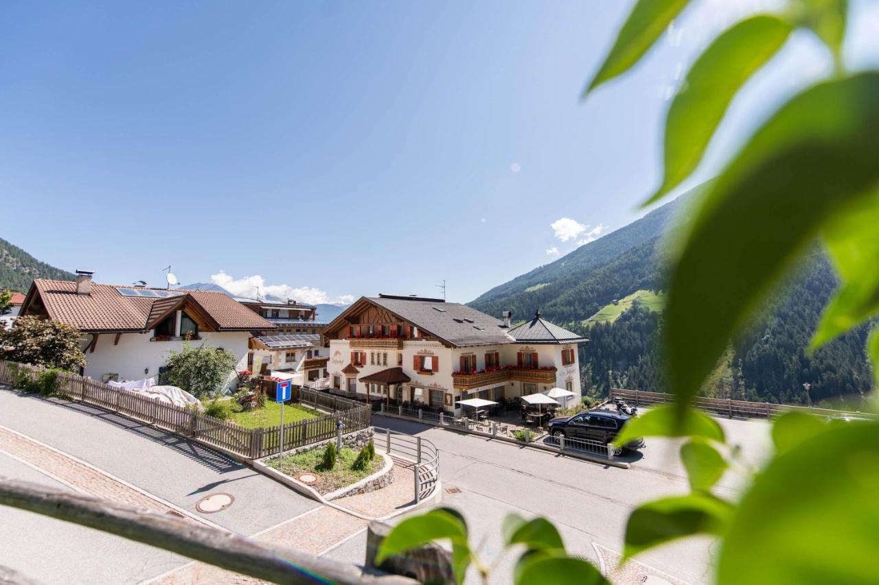 Hotel Stilfserhof Bagian luar foto